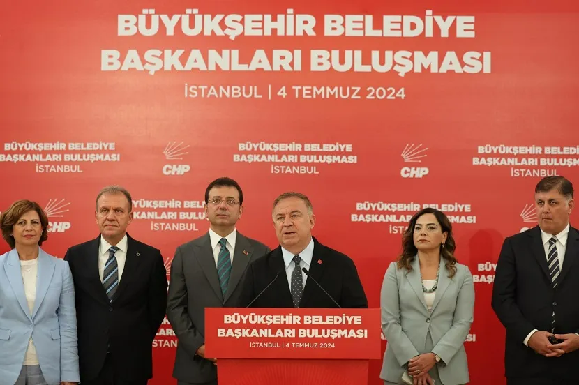 CHP’Lİ BÜYÜKŞEHİR BELEDİYE BAŞKANLARI İSTANBUL’DA BİR ARAYA GELDİ