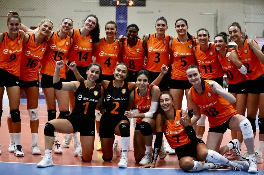 Kuşadası Kadınlar Voleybol Turnuvası’nda Liberty konaklama sponsoru oldu 