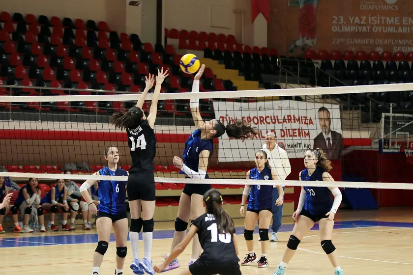 Okul Sporları Voleybol Yıldızlar Grup Müsabakaları başladı