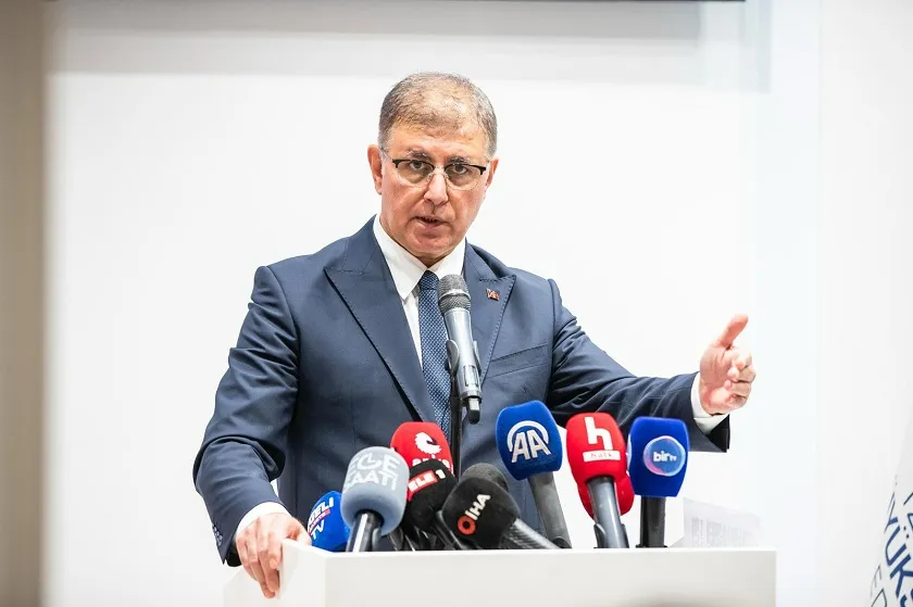 Başkan Tugay Büyükşehir’in yeni personel politikasını açıkladı