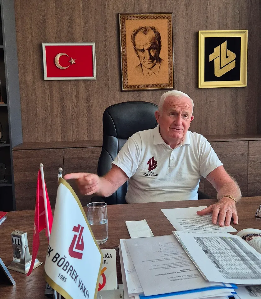 YAZ AYLARINDA BÖBREK HASTALARI İÇİN EN BÜYÜK TEHDİT: HATALI BESLENME VE FAZLA SIVI TÜKETİMİ!