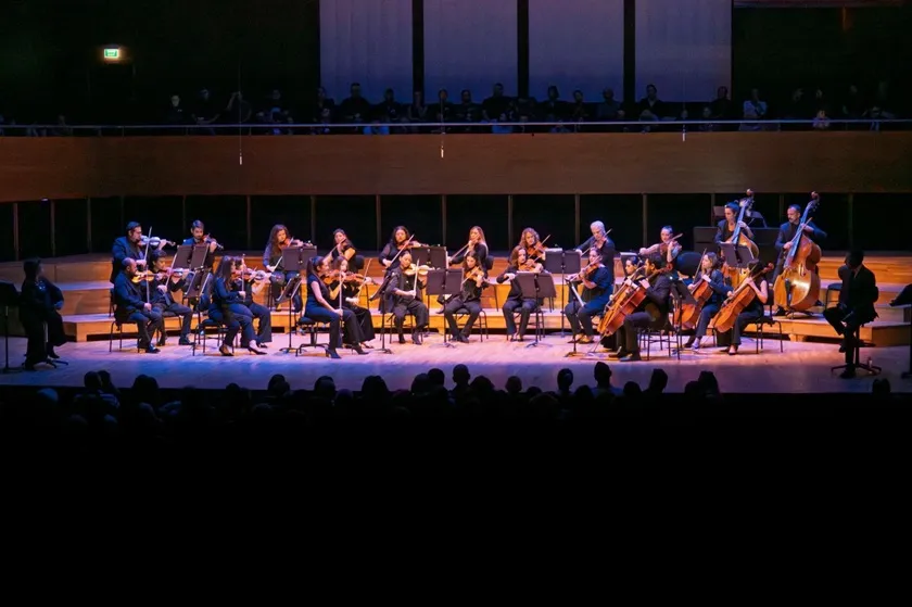 İzmir’de Ata’ya özlem notalarla yankılandı