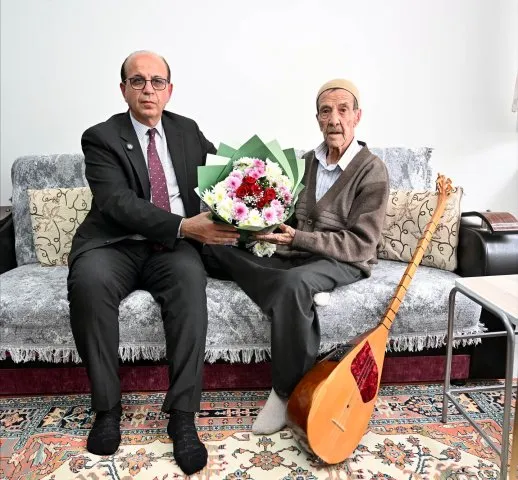 Yeşilyurt Belediye Başkanı Geçit, Halk Ozanı Abuzer Aşkınses