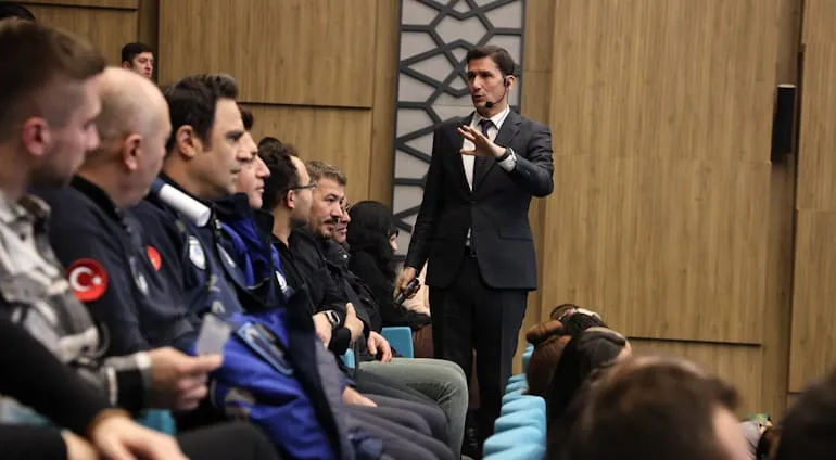 Kütahya Belediyesi Personeline Etkili İletişim Eğitimi